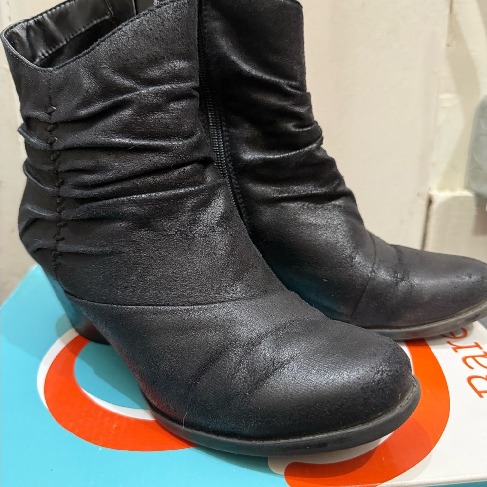 BareTraps Black Ankle Booties with Classic Design